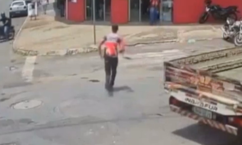 Veja as consequências do ciúme excessivo para um jovem apaixonado; vídeo