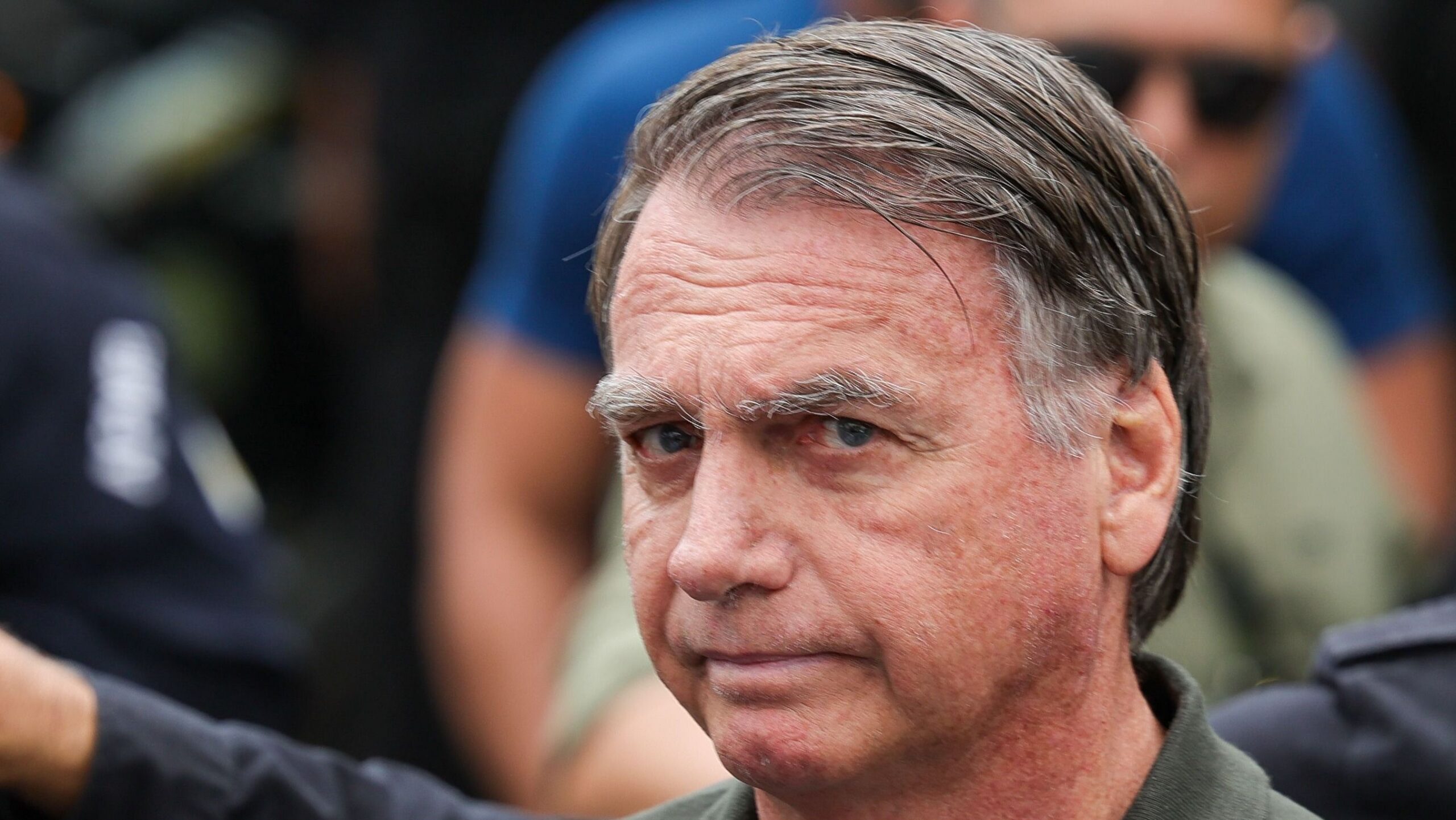 Moraes autoriza Bolsonaro a receber estímulo craniano para recuperação
