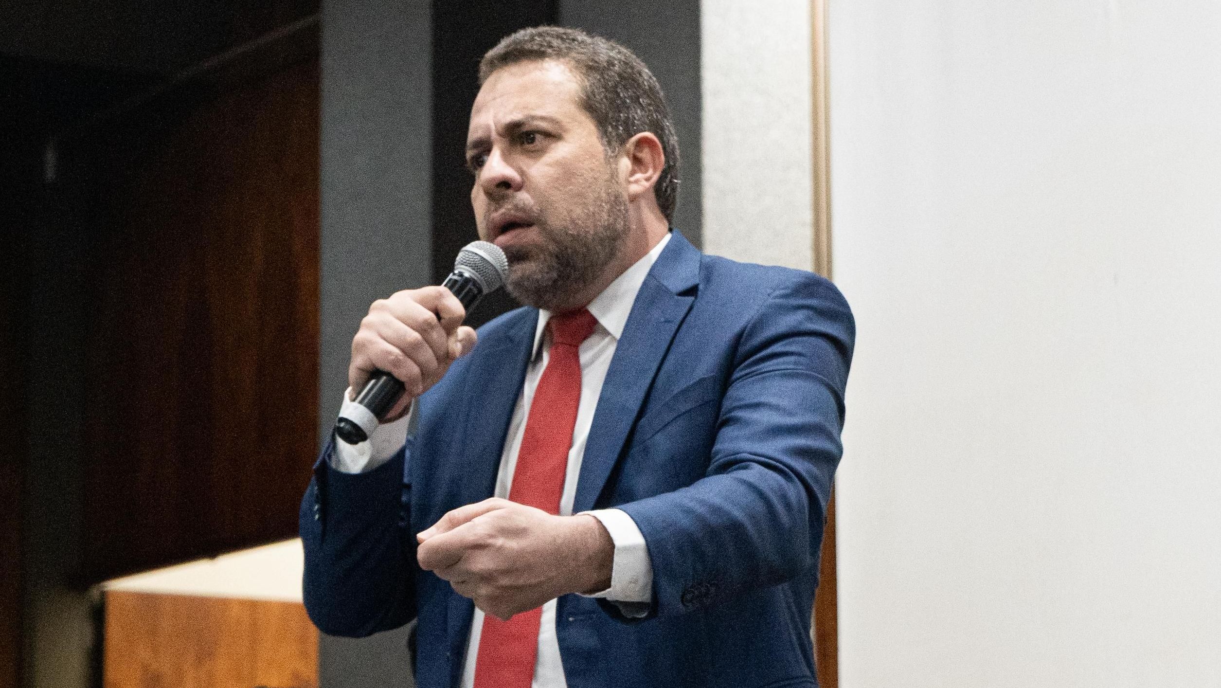 À CNN, Boulos critica governadores por omissão em combustíveis