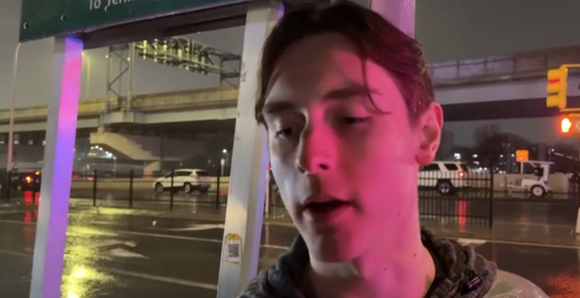 “Todos estavam abaixados e gritavam” após colisão de avião