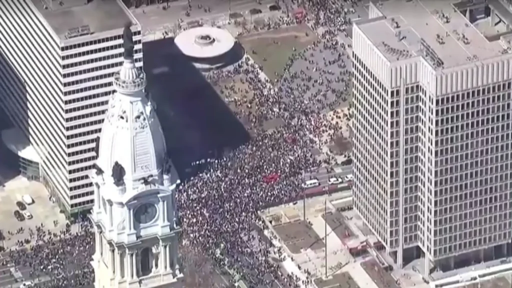 75 pessoas foram presas em Los Angeles durante protesto pacífico