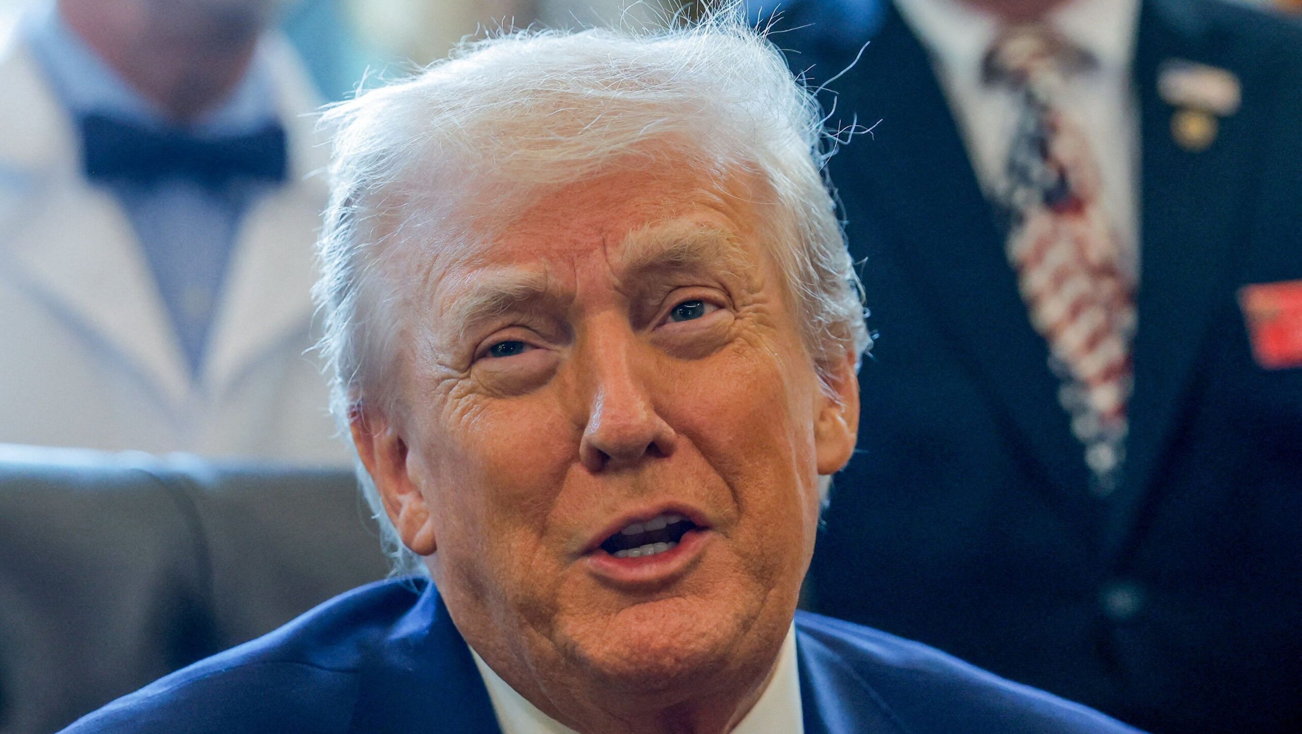 Trump exalta armas e fala sobre guerras eternas e suas consequências