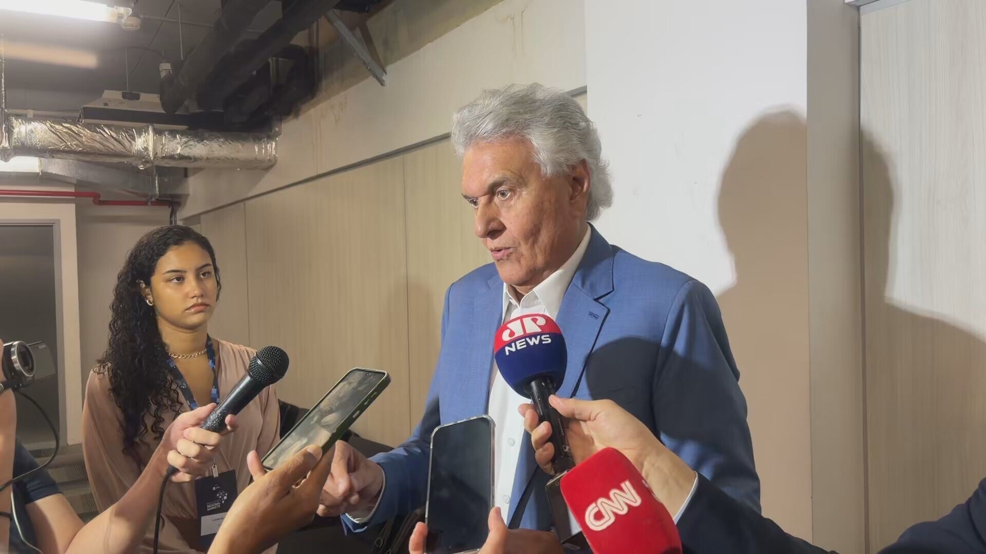 Caiado diverge da direita e propõe lei contra misoginia