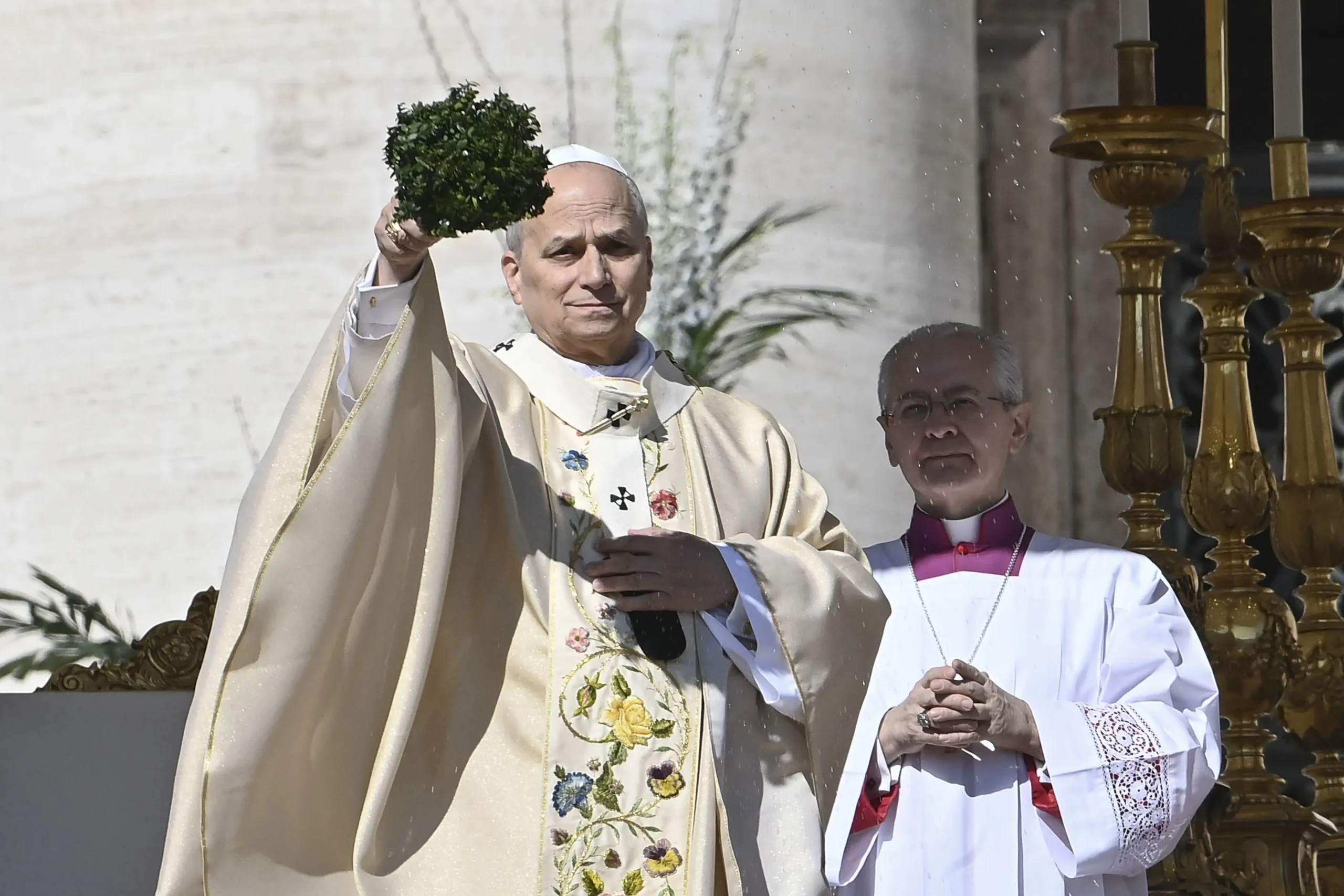 Papa Leão XIV pede paz e diálogo na Páscoa para todos