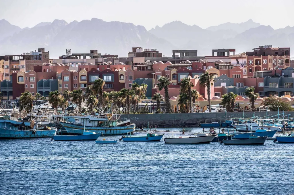 Turista alemão morre após ser mordido por cobra no Egito