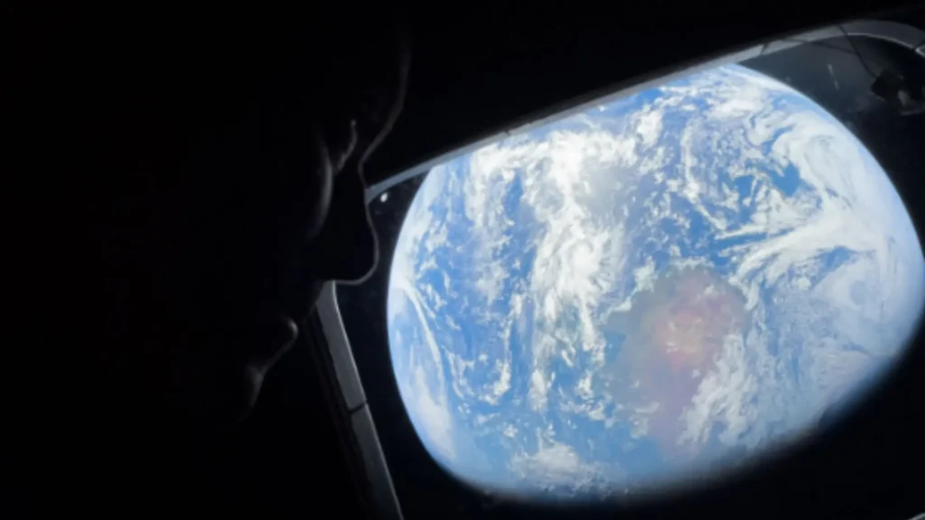 NASA divulga fotos de astronautas admirando a Terra da Artemis