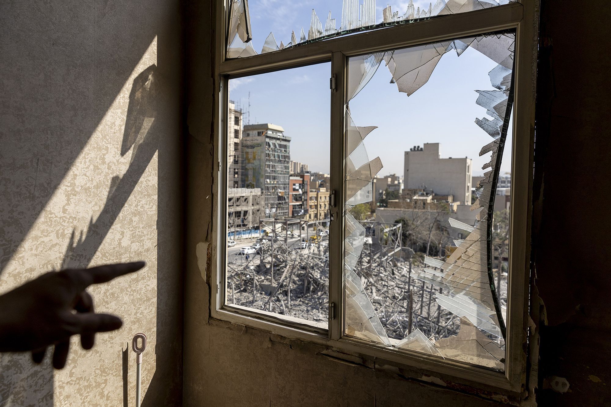 Quase 140 mil casas e comércios danificados no Irã agora