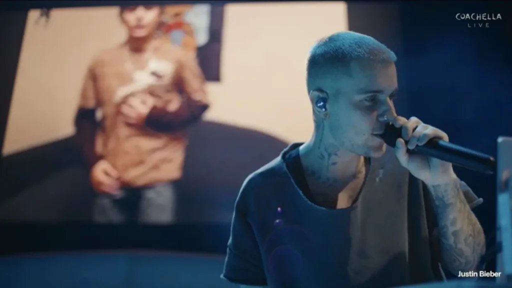 Preguiçoso? Justin Bieber surpreende no show do Coachella.