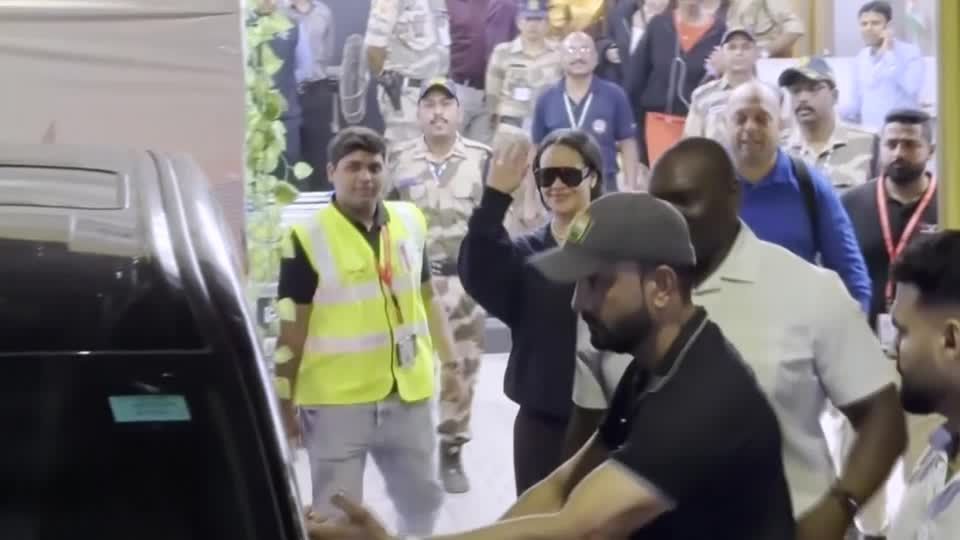 Rihanna chega à Índia para evento de luxo e exclusividade