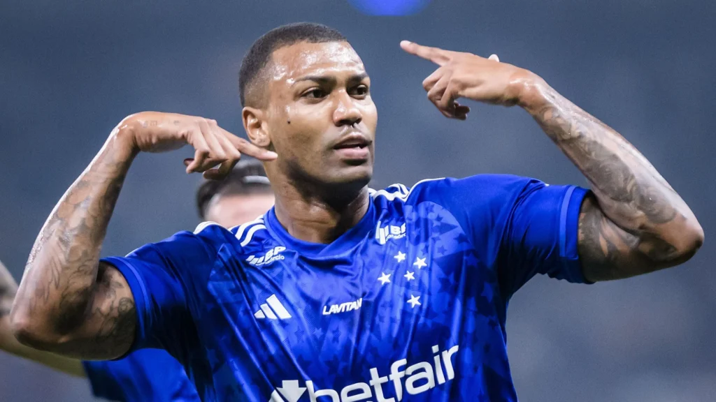 Volante cortado pelo Cruzeiro: investimento de R$ 40 milhões perdido