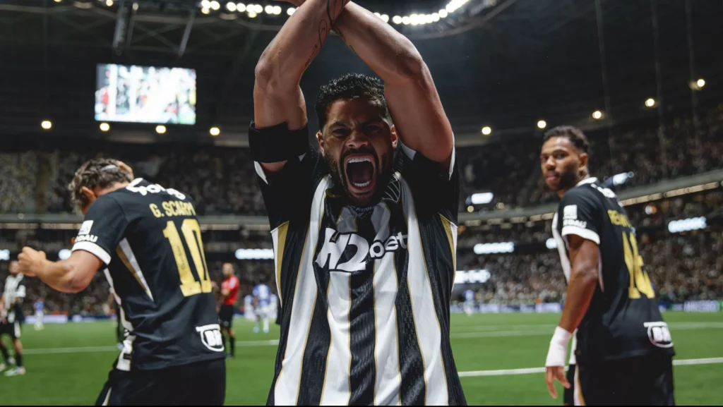 Hulk reage à homenagem da torcida do Atlético após vitória emocionante