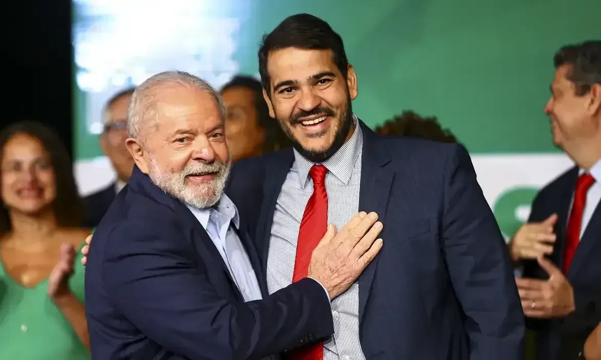 Lula diz a aliados que não aceitou derrota e busca apoio no STF
