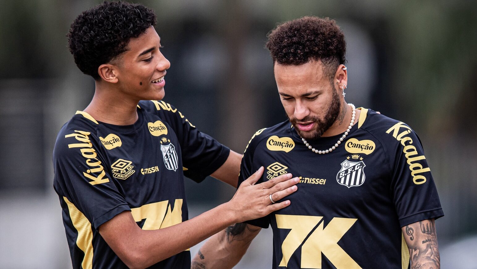 Polêmica entre Neymar e Robinho Jr.: Tensão no Santos Aumenta