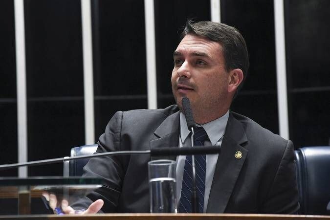 Pedi à produtora de filme sobre Bolsonaro que preste contas.