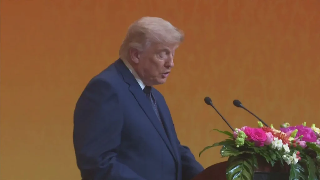 Trump diz que assinatura do acordo com Irã ocorrerá hoje.