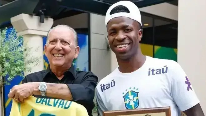 Vini Jr. e Galvão Bueno homenageiam futebol na Copa do Mundo