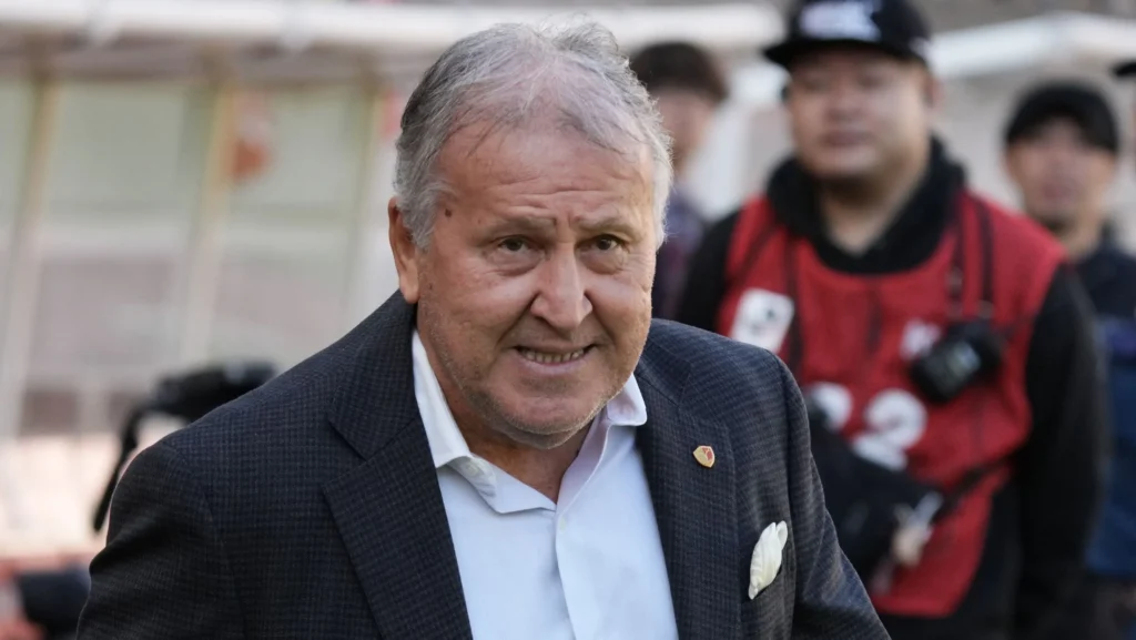 Técnico do Japão quer ajuda de Zico para vencer Brasil na Copa