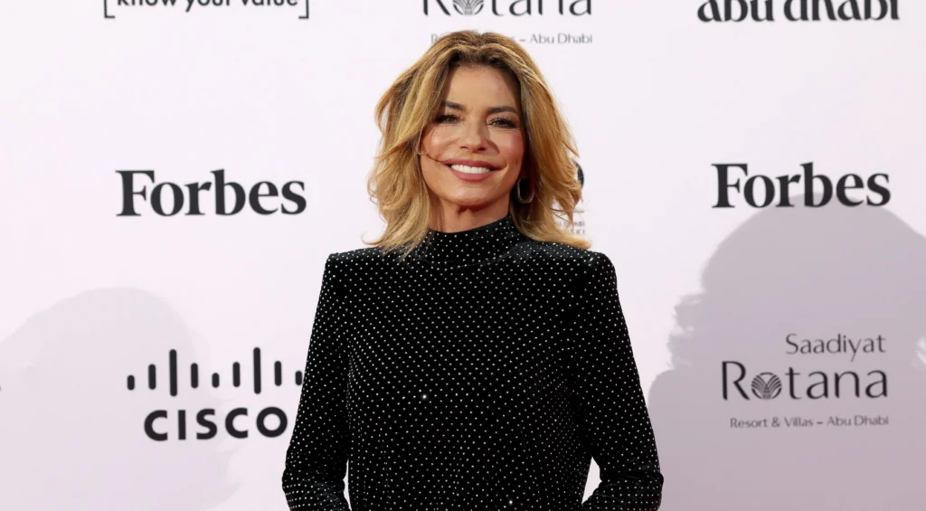 Aos 60 anos, Shania Twain celebra bem-estar e autoestima