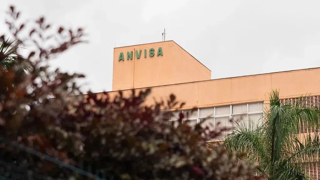 Anvisa suspende venda de medicamentos para hipertensão e câncer