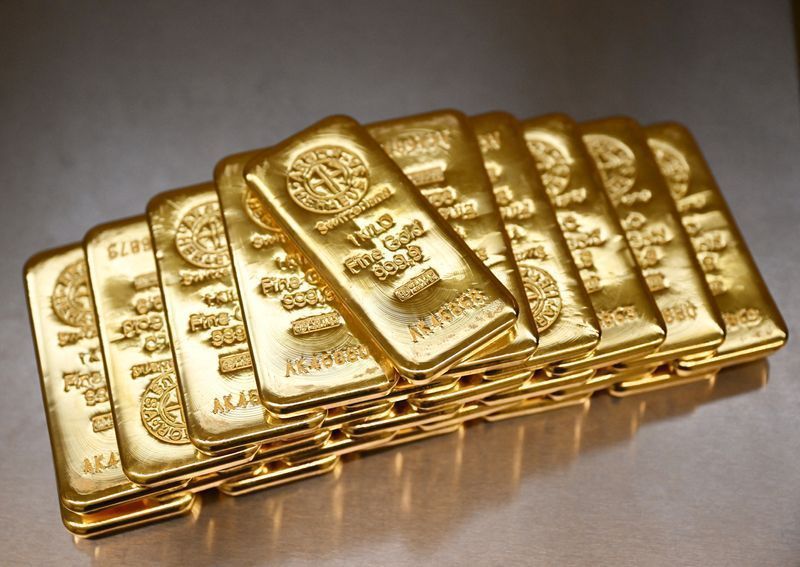 Ouro fecha em alta com PCE dos EUA abaixo do esperado