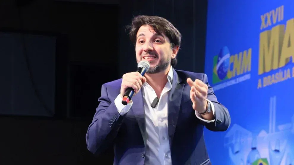 Renan Santos ainda é candidato após Toffoli suspender campanha?