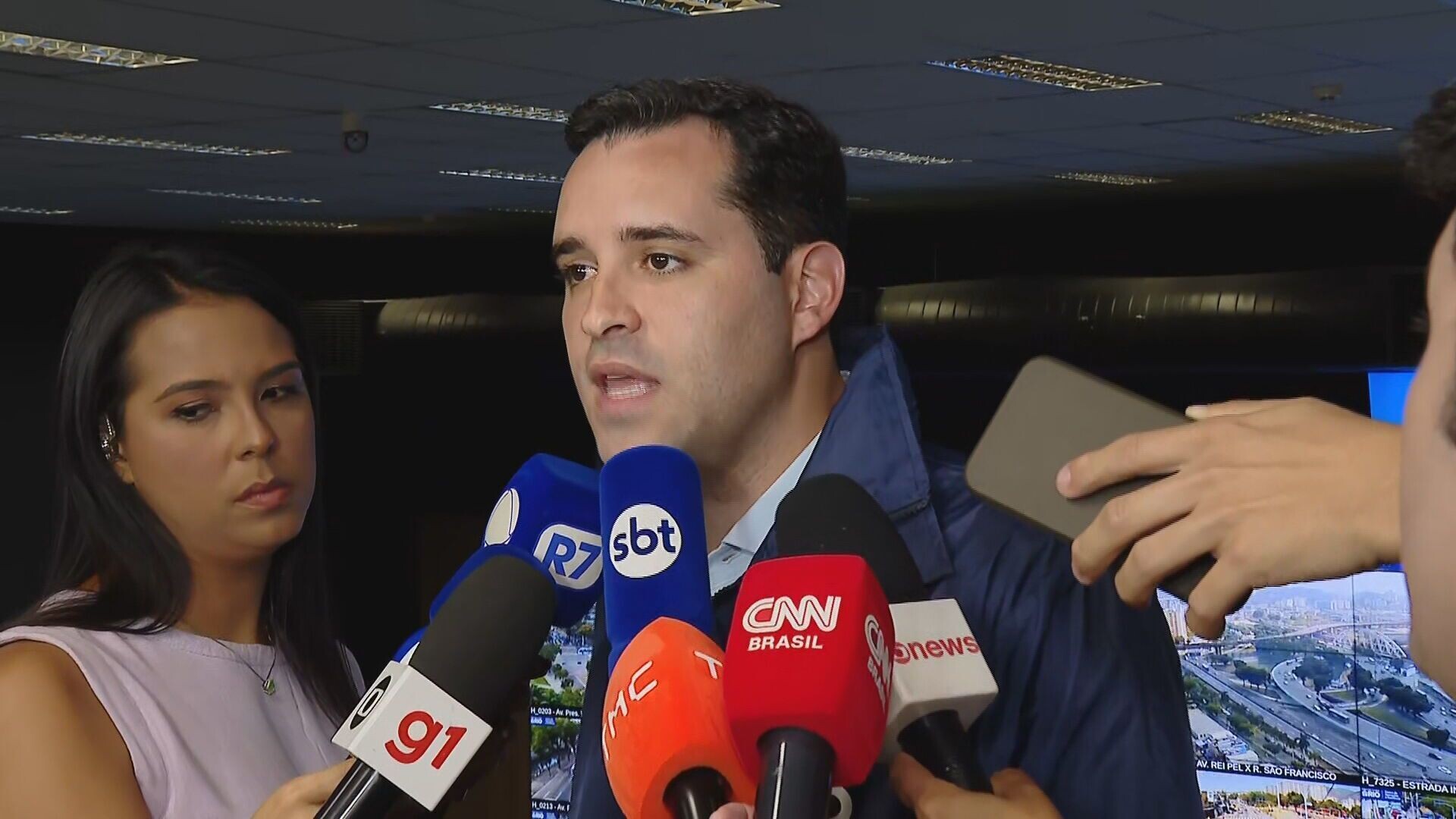 Ciclone-bomba: Prefeito do Rio garante segurança à população