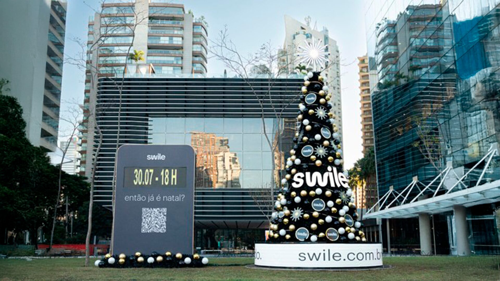 Ação de marketing usa árvore de Natal para destacar benefícios