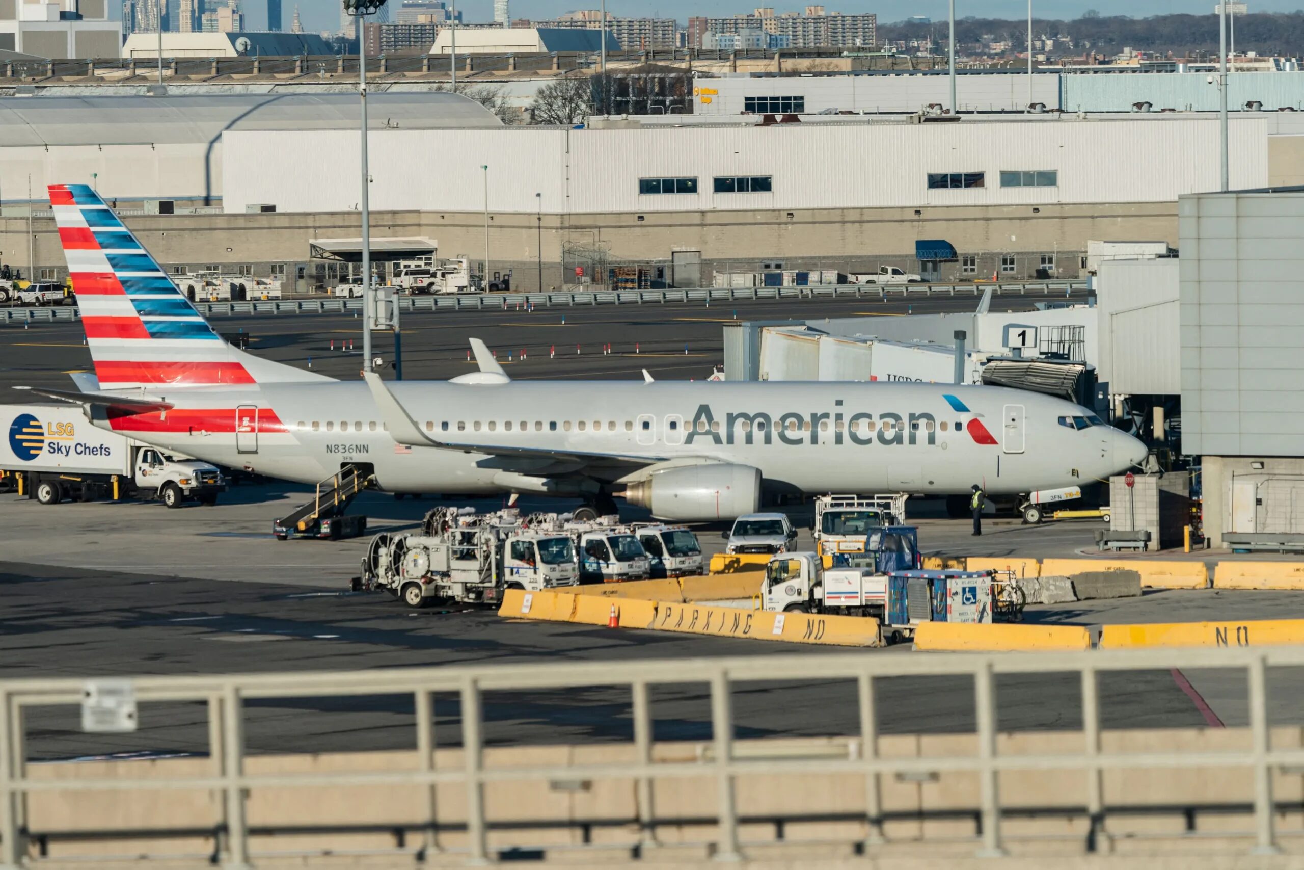 Aeroportos de Nova York congelam voos por falha no sistema