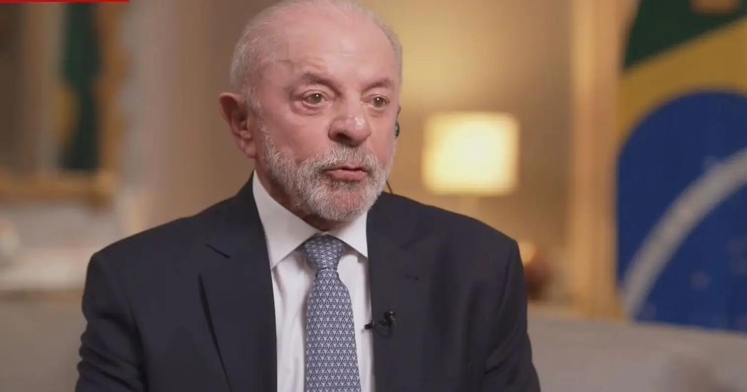À CNN, Lula diz que Eduardo Bolsonaro é "traidor da pátria" e revela polêmica.