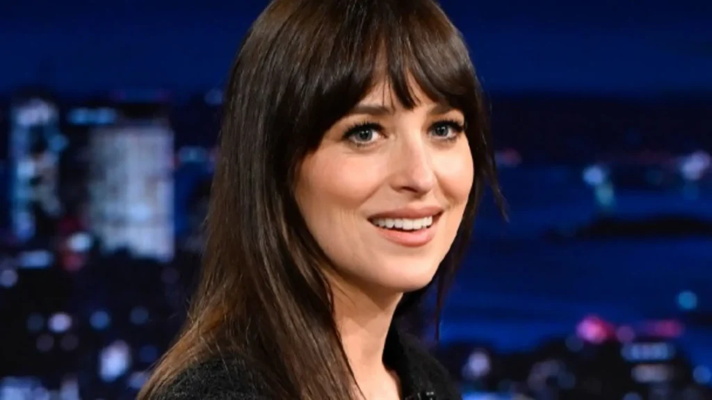 Dakota Johnson fala sobre participação em novo clipe de Taylor Swift