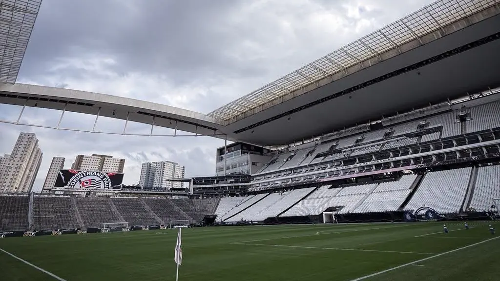 Corinthians enfrenta a Chapecoense com desfalques; escalação ideal