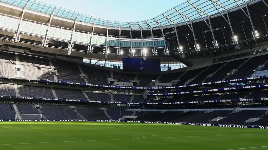 Tottenham x Coventry: escalações e onde assistir ao jogo hoje