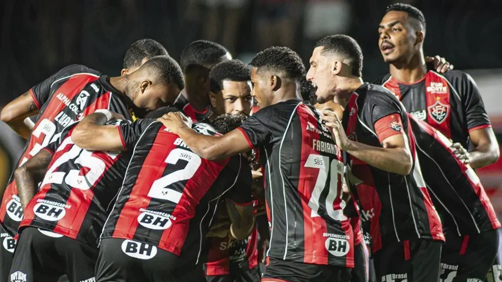 Adversário do Corinthians, Vitória busca quebrar tabu fora de casa
