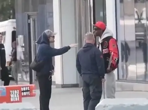 Harry Styles é visto discutindo com homem na rua sobre fama