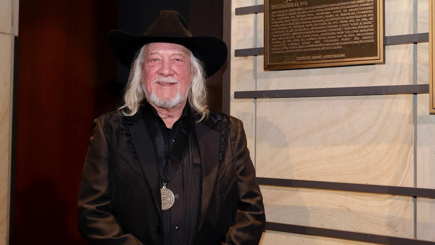 Morre cantor de country John Anderson, legado eterno na música