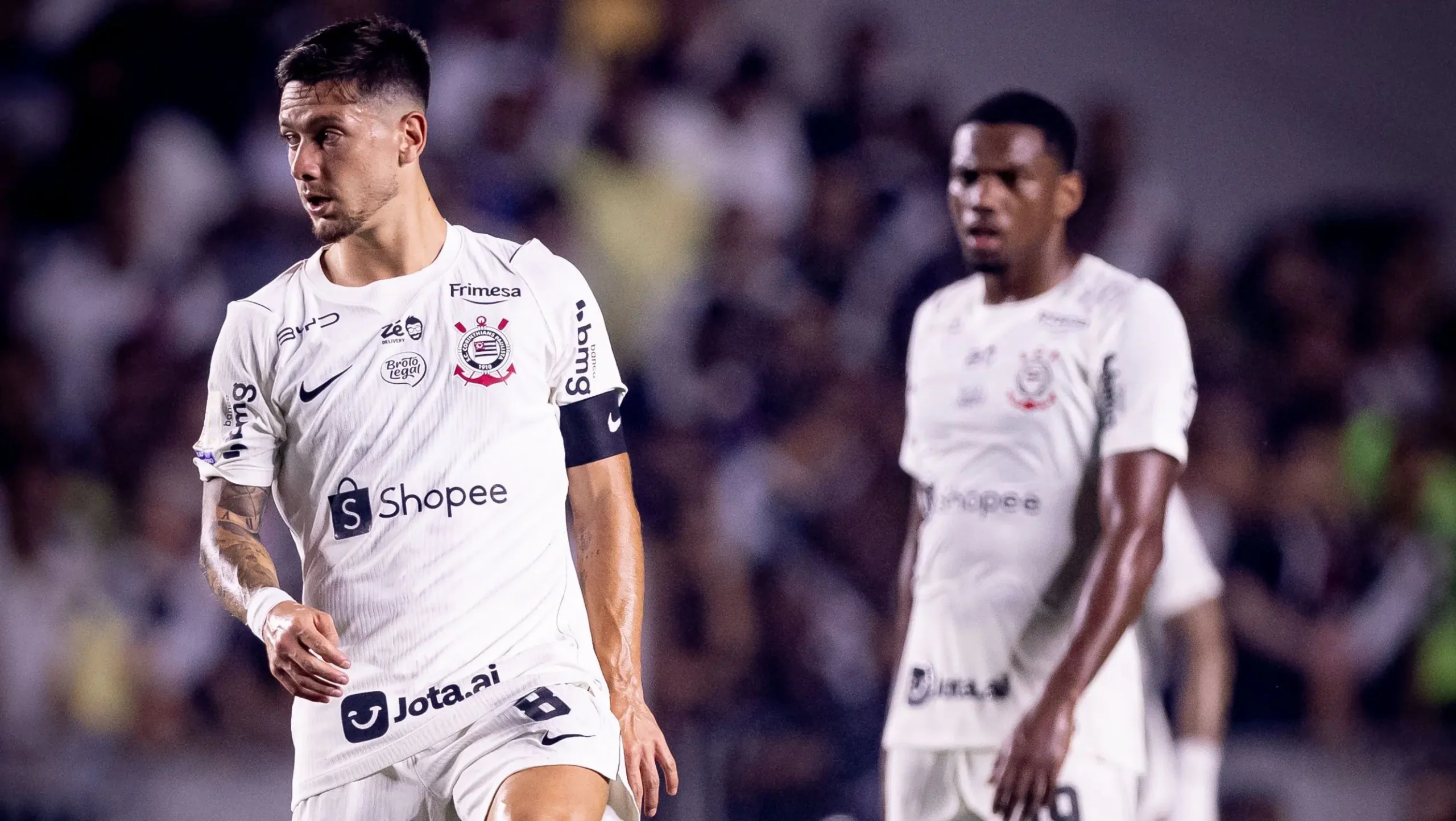 Presidente do Corinthians nega crise com elenco e salários em dia