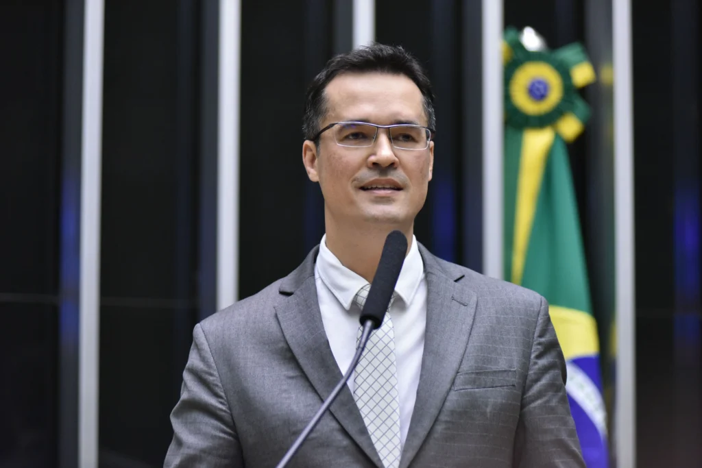 À CNN, Dallagnol revela clima tenso em debate na Band