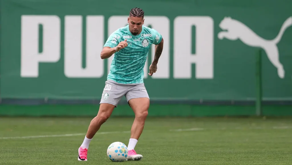 Paulinho avança em recuperação e pode reforçar o Palmeiras
